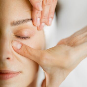 Massage visage anti-rides