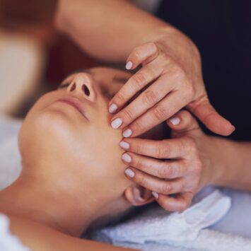 Massage kobido