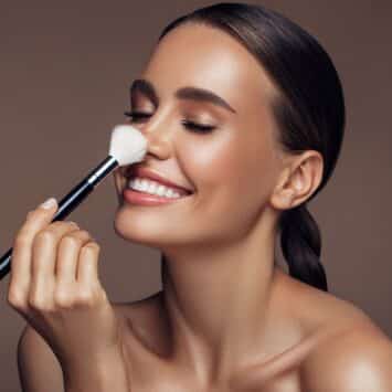 Le bon maquillage : camouflage sans aggraver