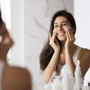 intégrer un bon démaquillant à sa routine